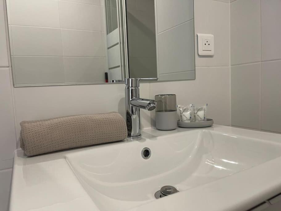 Studio Cosy Rue Alexander Taylor, Wifi, 2 Pers بو المظهر الخارجي الصورة